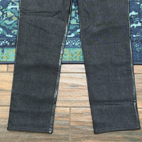 Abercrombie & Fitch Mixed Fabric Ultra High Rise Ankle Straight Jean (Size 12) - Picture 8 of 9